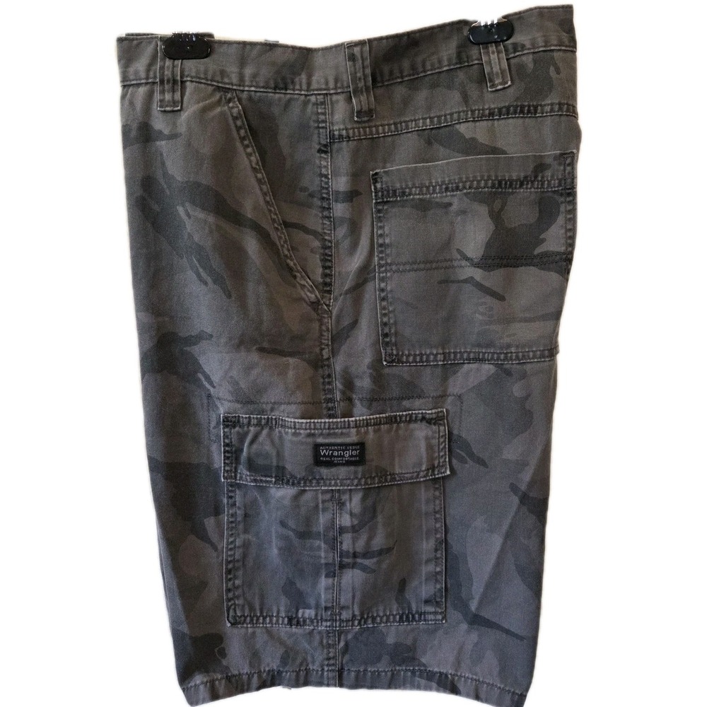 WRANGLER Cargo Shorts Men 38 Reg Camo Green Army Thick Outdoor‎ Retro Hike 38x8